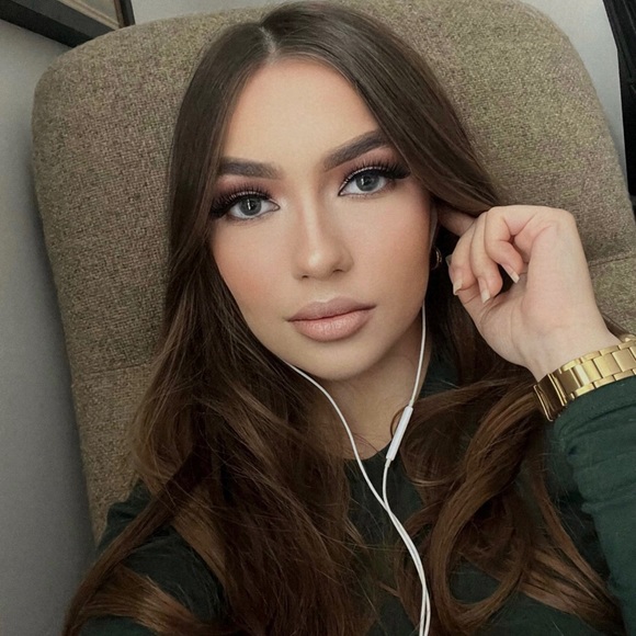 💕 ALL ABOUT ME 💕 - Picture 2 of 10